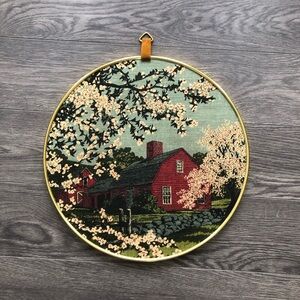 Circular Barn Picture